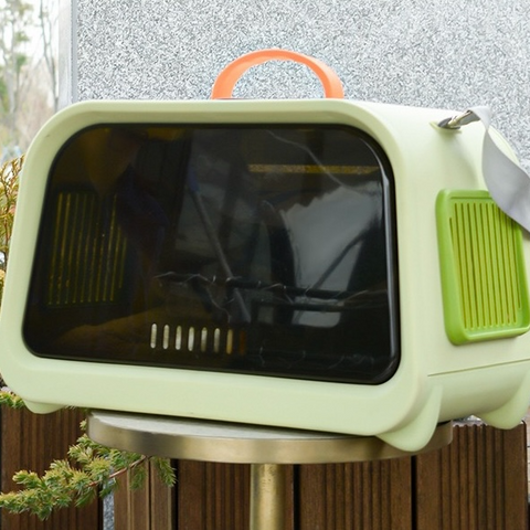 Vintage portable pet carrier,suitable for both rabbits, cats and small dogs